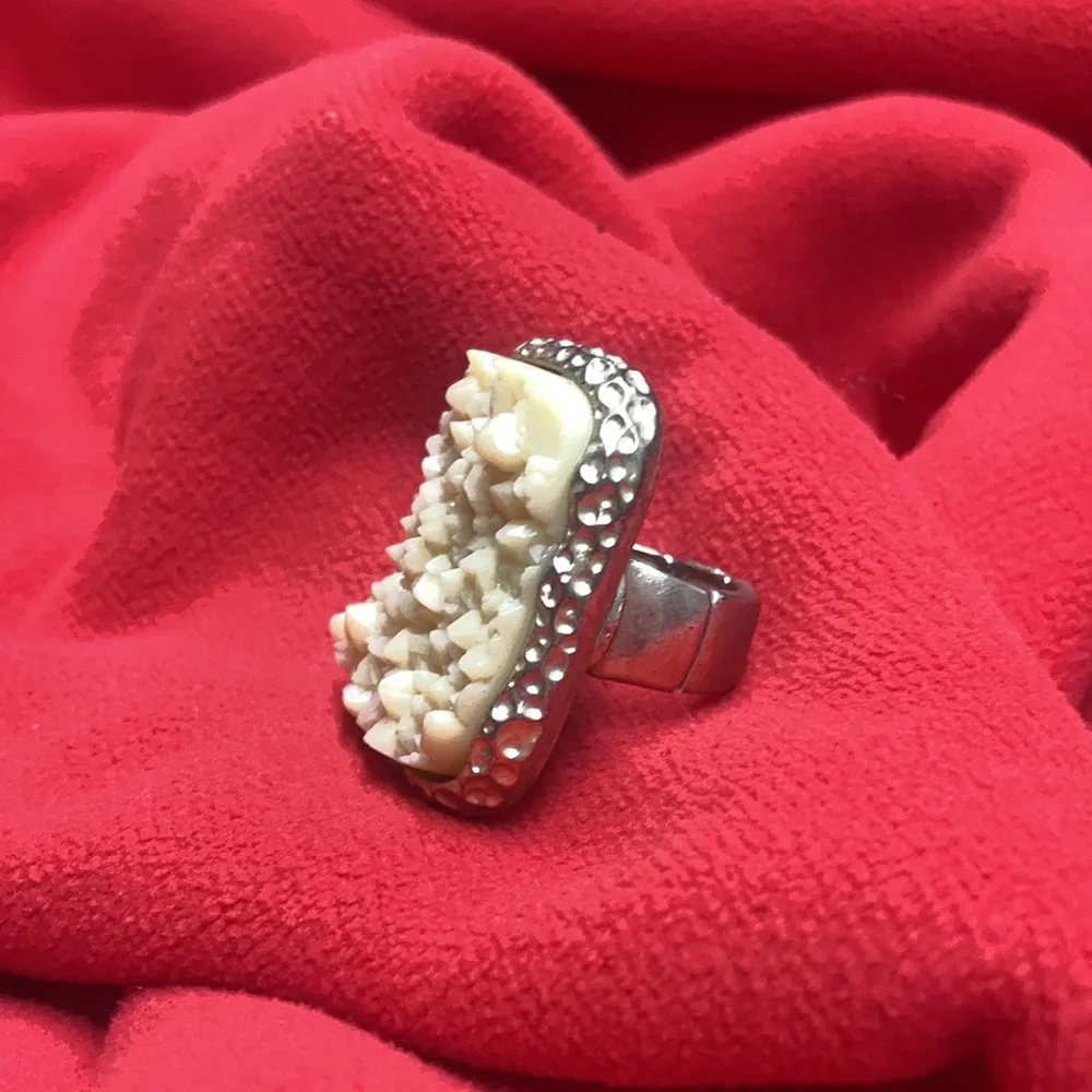 Oversized Ring - Picture 3 of 8
